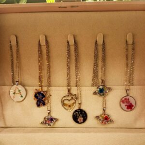 Collar varios resina