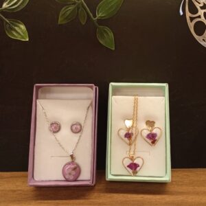 Juego aretes collar resina